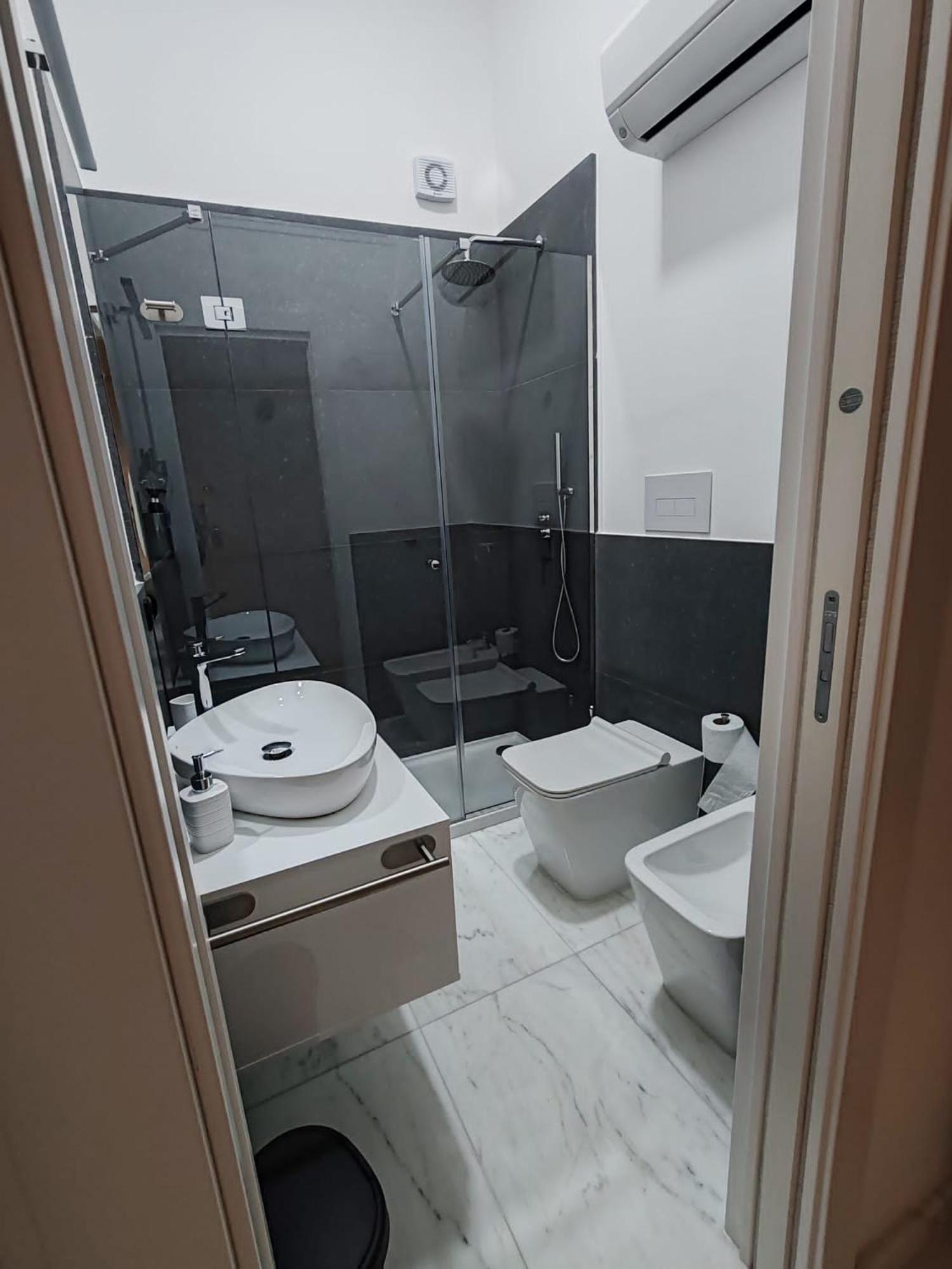 Lily Apartments Палермо Екстер'єр фото